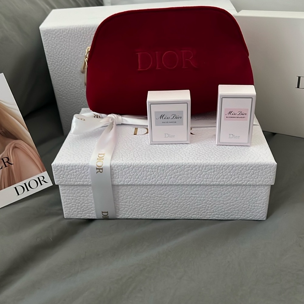 Makeup bag